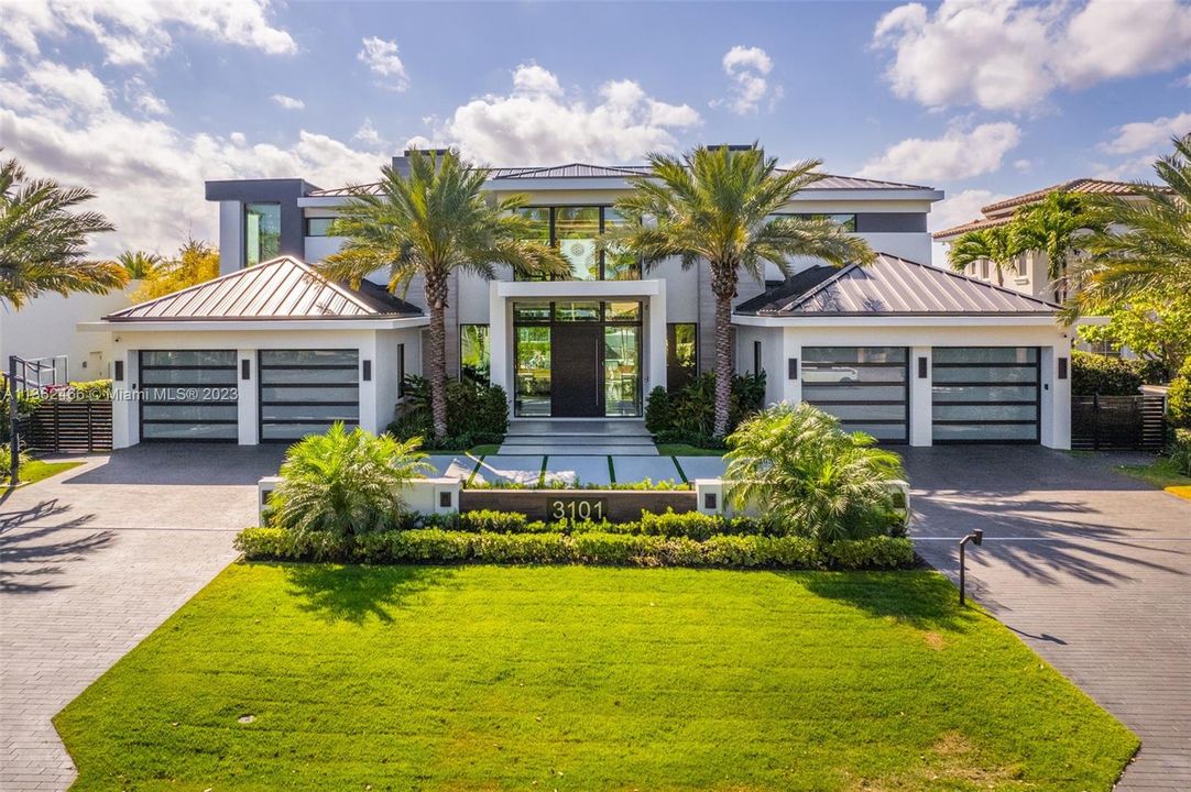 Recently Sold: $11,500,000 (5 beds, 5 baths, 7725 Square Feet)