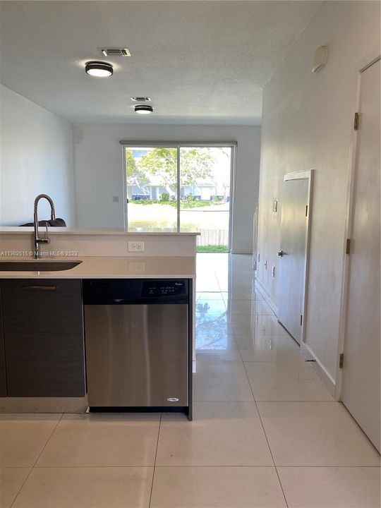 Recently Sold: $310,000 (2 beds, 2 baths, 1120 Square Feet)