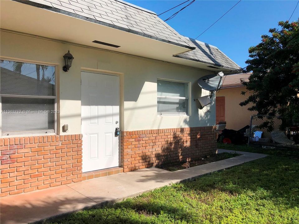 Recently Rented: $1,250 (1 beds, 1 baths, 0 Square Feet)