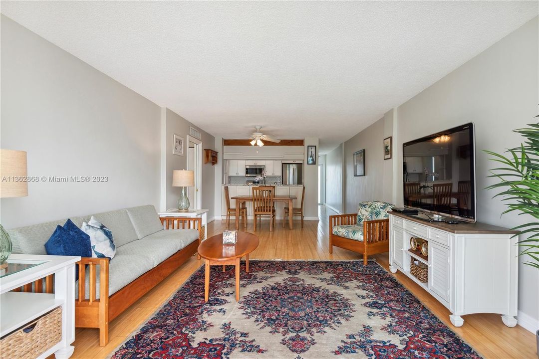 Recently Sold: $475,000 (1 beds, 1 baths, 800 Square Feet)