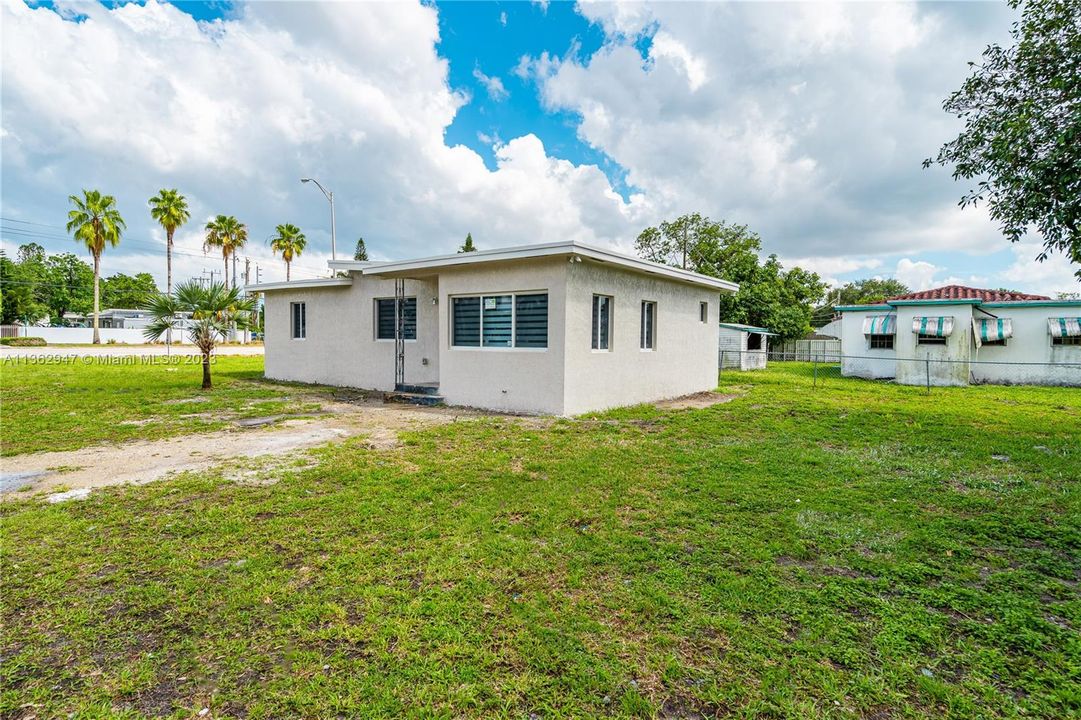 Recently Sold: $530,000 (3 beds, 2 baths, 1148 Square Feet)