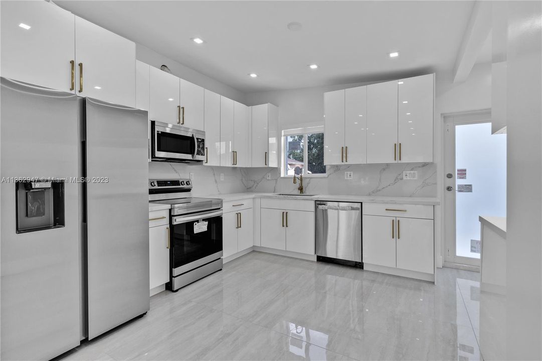 Recently Sold: $530,000 (3 beds, 2 baths, 1148 Square Feet)