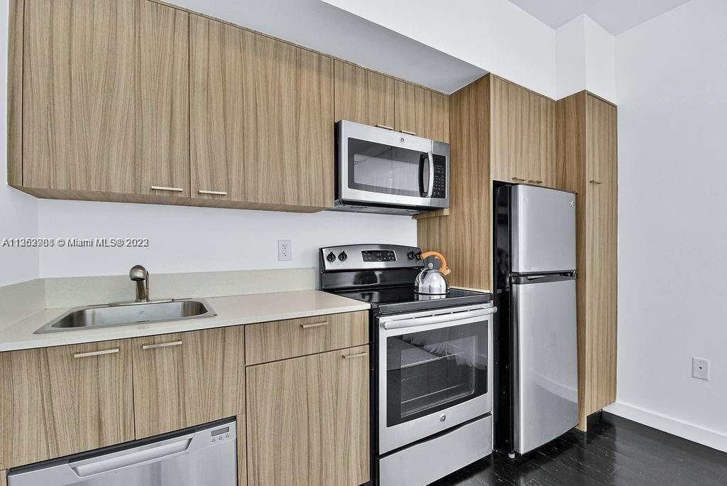 Recently Sold: $340,000 (1 beds, 1 baths, 521 Square Feet)