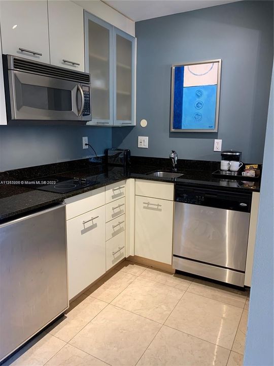 Recently Sold: $179,900 (1 beds, 1 baths, 554 Square Feet)