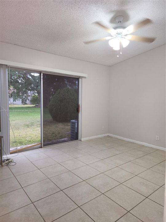 Recently Rented: $950 (1 beds, 1 baths, 1114 Square Feet)