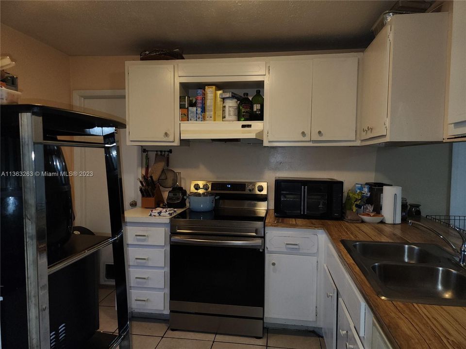 Recently Rented: $950 (1 beds, 1 baths, 1114 Square Feet)