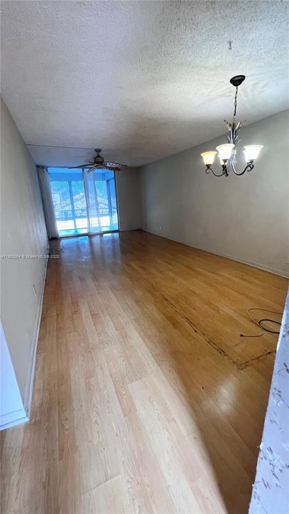 Recently Sold: $85,000 (1 beds, 1 baths, 867 Square Feet)