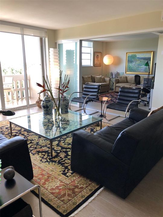 Recently Sold: $849,000 (2 beds, 2 baths, 1310 Square Feet)