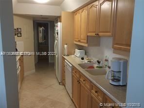 Recently Rented: $10,500 (3 beds, 2 baths, 1753 Square Feet)