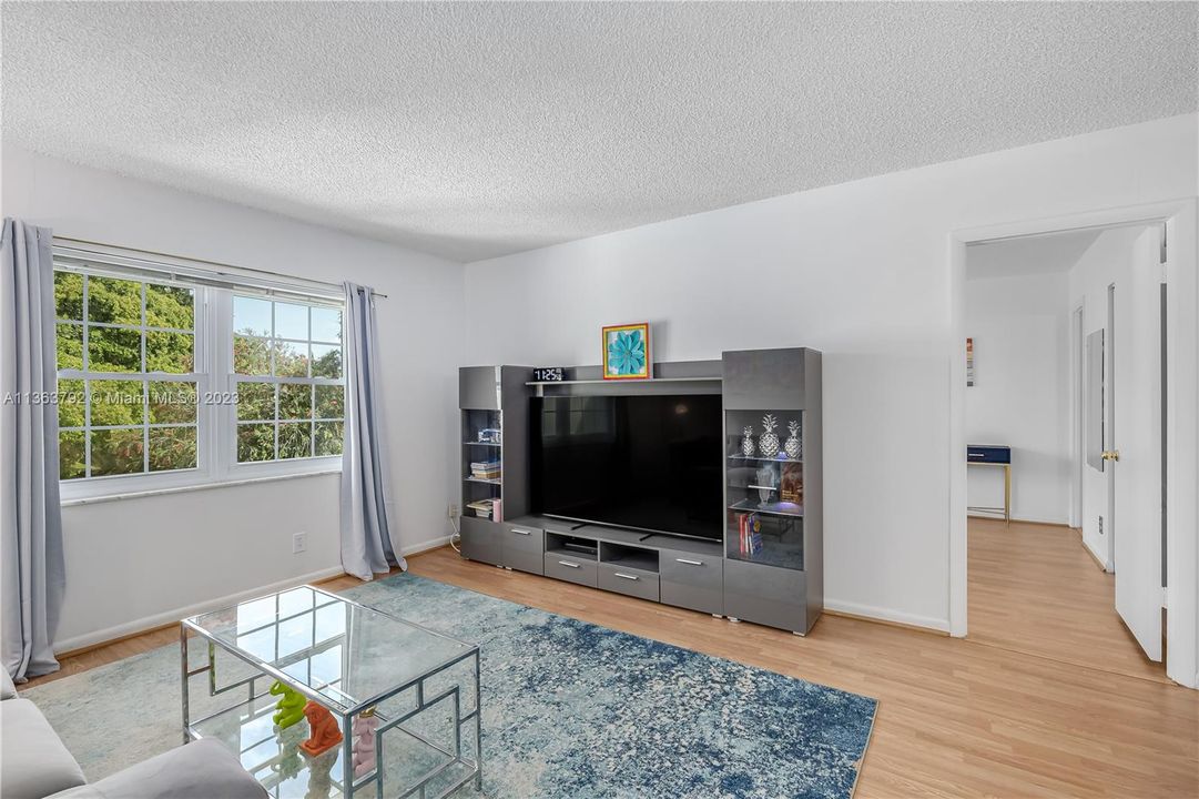 Recently Sold: $149,000 (1 beds, 1 baths, 665 Square Feet)