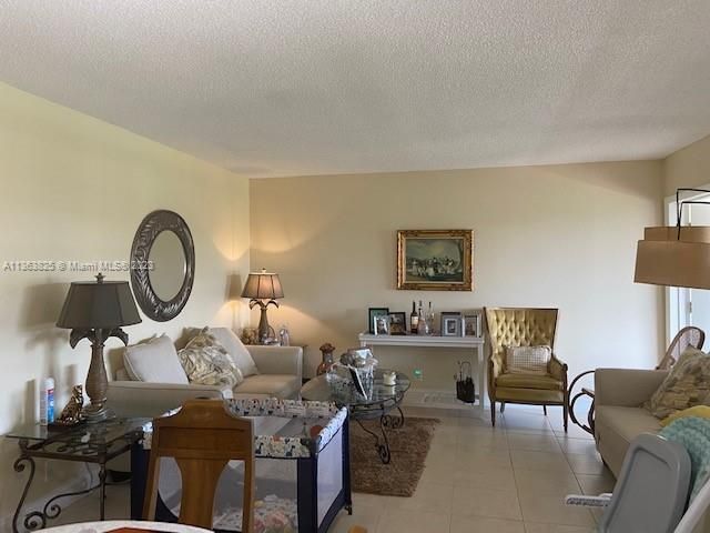 Recently Sold: $139,000 (2 beds, 1 baths, 880 Square Feet)