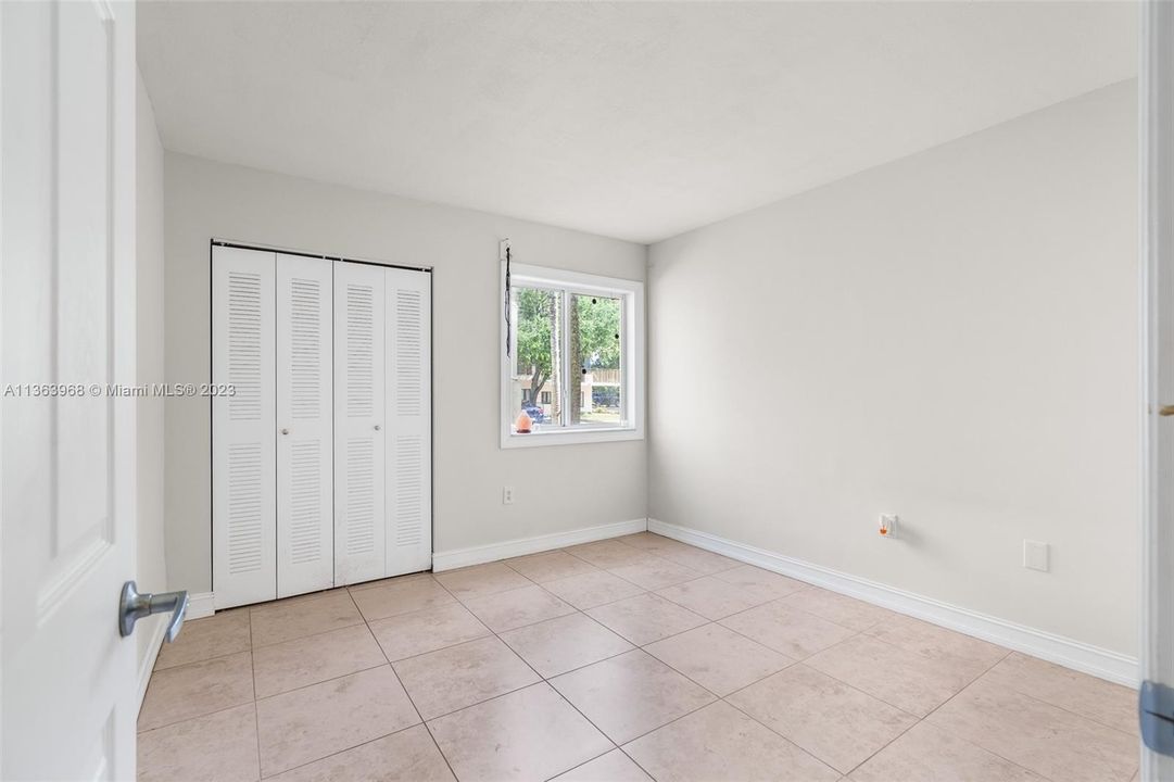 Recently Sold: $260,000 (2 beds, 2 baths, 965 Square Feet)