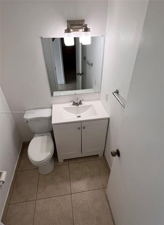 Recently Rented: $1,700 (1 beds, 1 baths, 898 Square Feet)