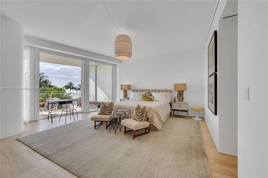 Recently Sold: $19,500,000 (3 beds, 3 baths, 4375 Square Feet)