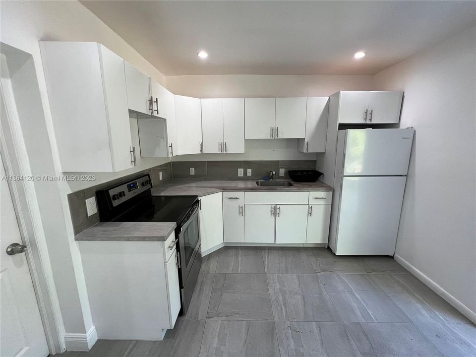 Recently Rented: $1,650 (2 beds, 1 baths, 650 Square Feet)