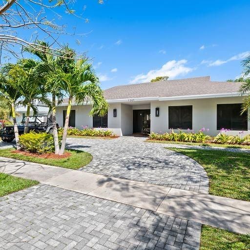 Recently Sold: $1,275,000 (4 beds, 3 baths, 2768 Square Feet)