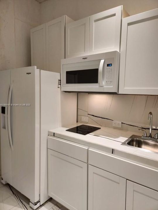 Recently Rented: $1,600 (1 beds, 1 baths, 2718 Square Feet)