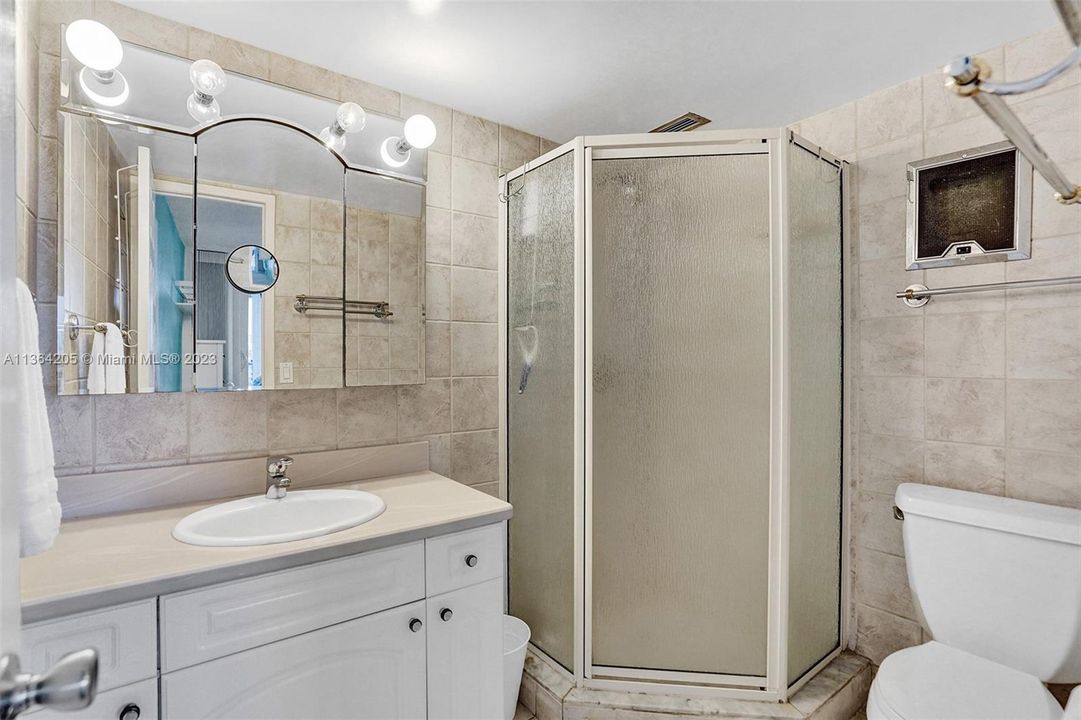 最近售出: $385,000 (2 贝兹, 2 浴室, 970 平方英尺)