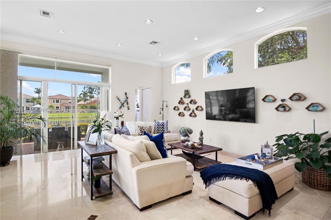 Recently Sold: $1,675,000 (6 beds, 8 baths, 5677 Square Feet)