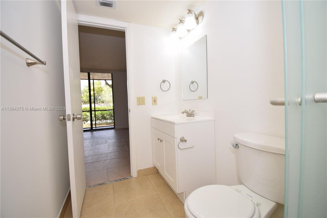 Recently Sold: $290,000 (2 beds, 2 baths, 937 Square Feet)