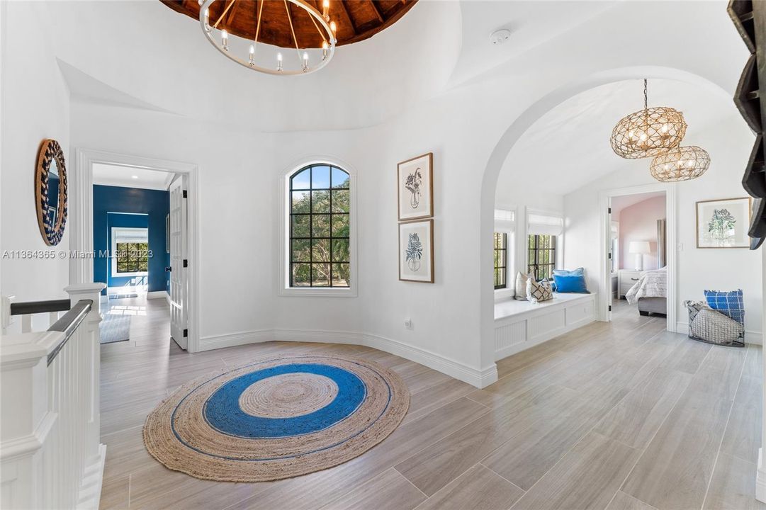 Recently Sold: $4,295,000 (6 beds, 6 baths, 4311 Square Feet)
