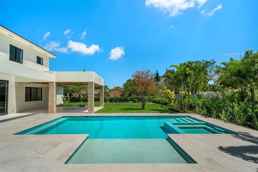 Recently Sold: $3,500,000 (5 beds, 5 baths, 4275 Square Feet)