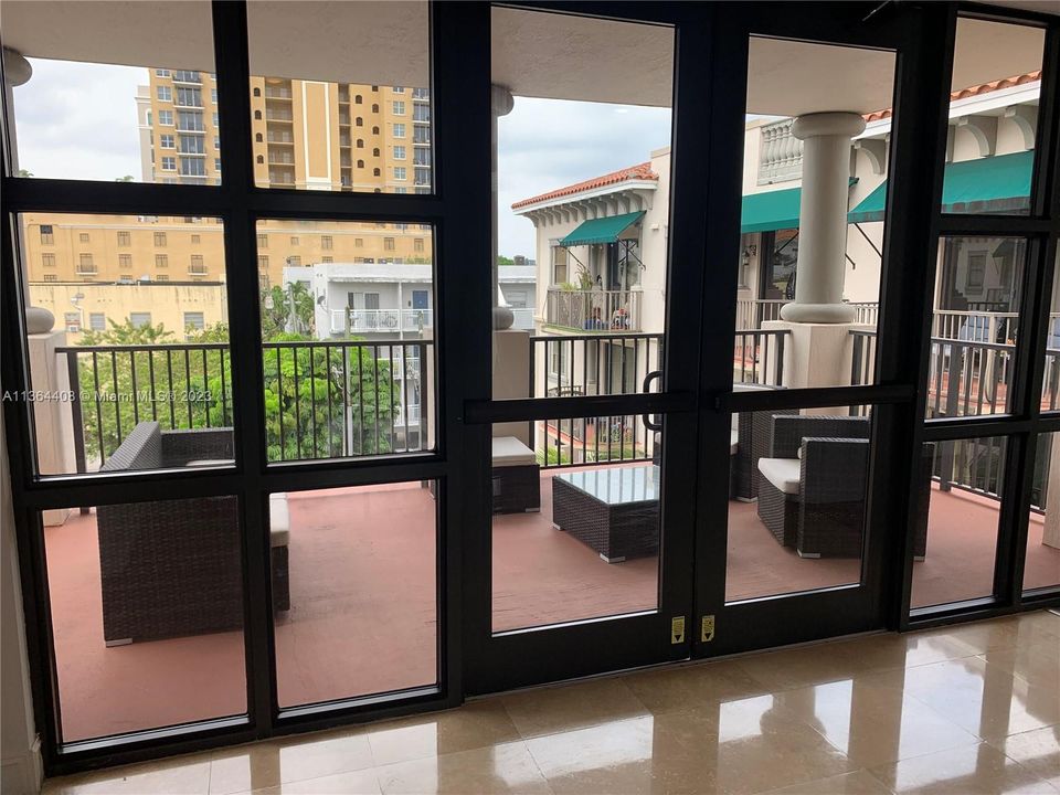 最近租的: $2,300 (1 贝兹, 1 浴室, 756 平方英尺)