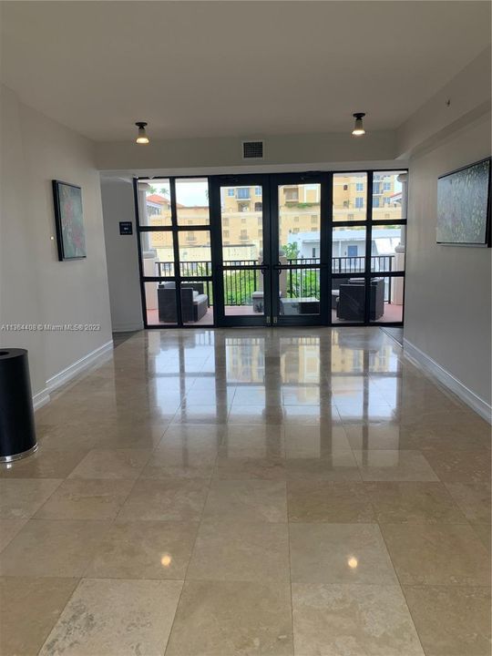 最近租的: $2,300 (1 贝兹, 1 浴室, 756 平方英尺)