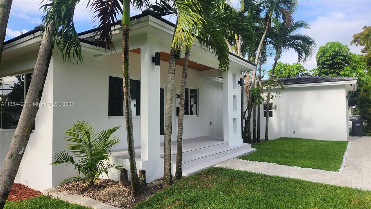 Recently Sold: $1,200,000 (4 beds, 3 baths, 0 Square Feet)