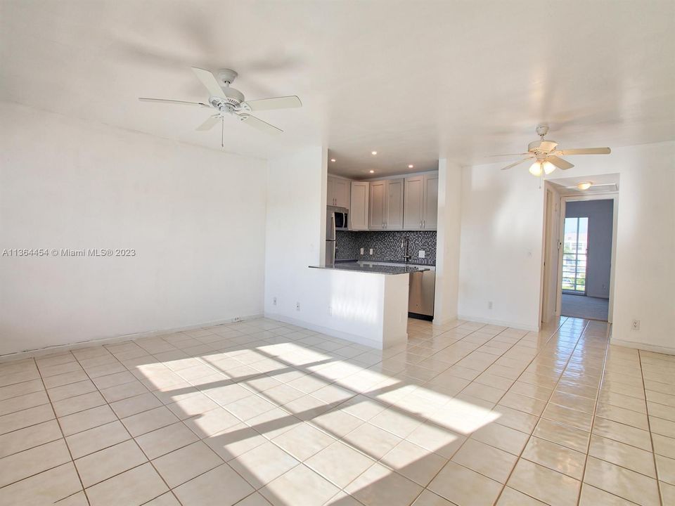 Recently Sold: $115,500 (1 beds, 1 baths, 720 Square Feet)