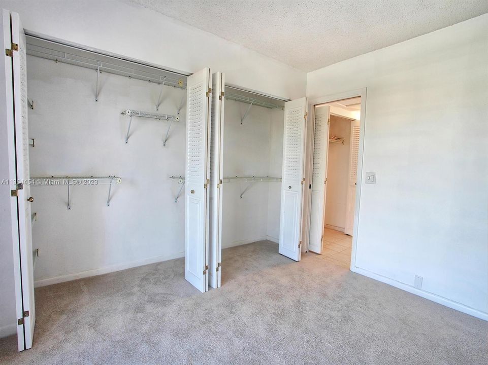 Recently Sold: $115,500 (1 beds, 1 baths, 720 Square Feet)