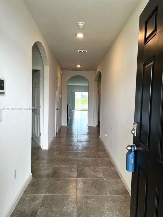 最近租的: $2,700 (4 贝兹, 2 浴室, 1934 平方英尺)