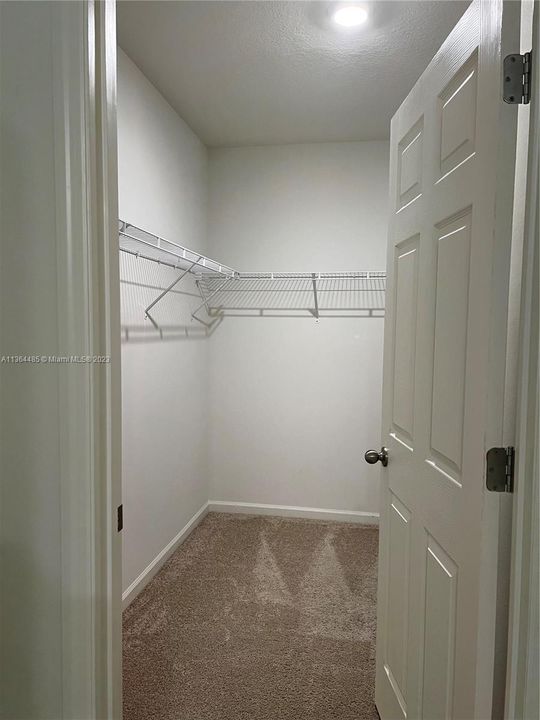 Walking closet