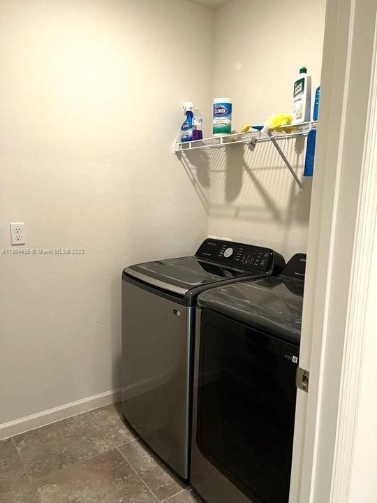 最近租的: $2,700 (4 贝兹, 2 浴室, 1934 平方英尺)