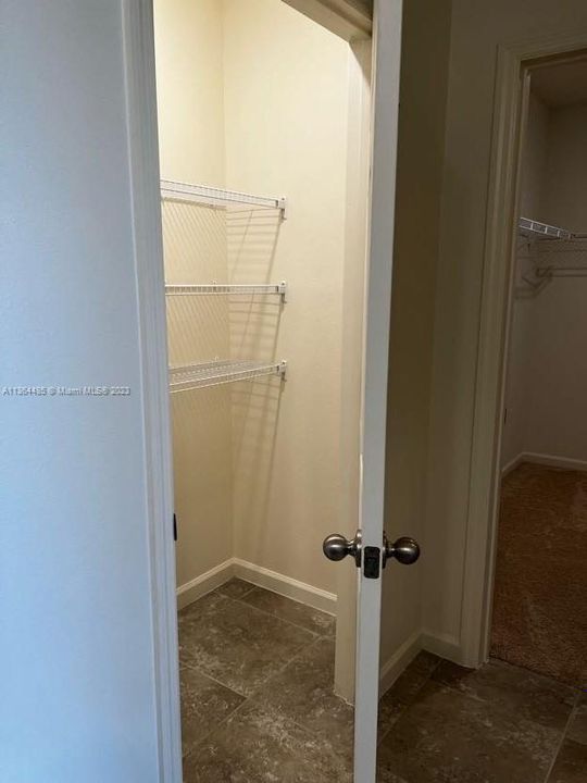 最近租的: $2,700 (4 贝兹, 2 浴室, 1934 平方英尺)