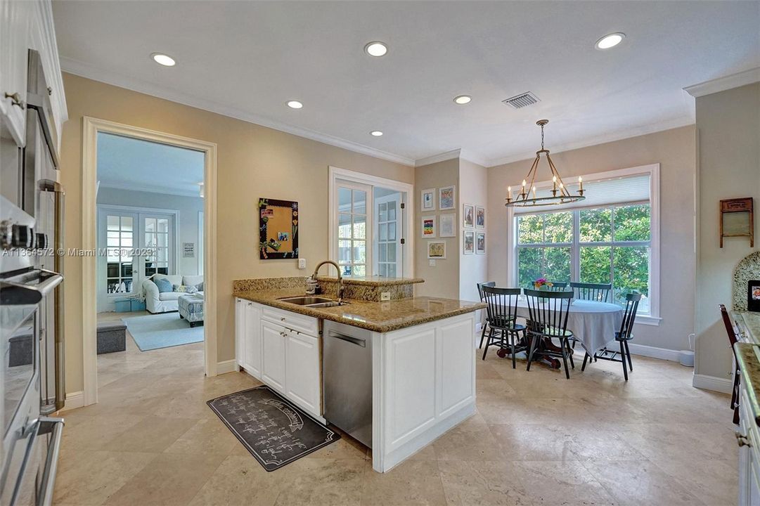 Recently Sold: $4,495,000 (7 beds, 6 baths, 3991 Square Feet)