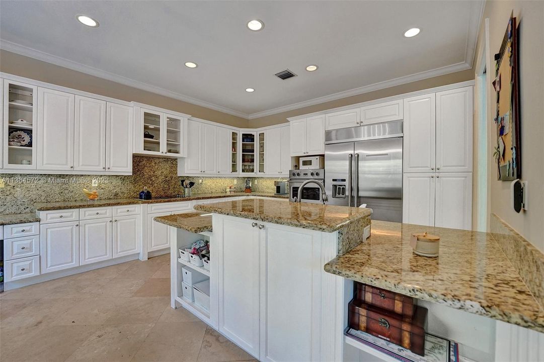 Recently Sold: $4,495,000 (7 beds, 6 baths, 3991 Square Feet)