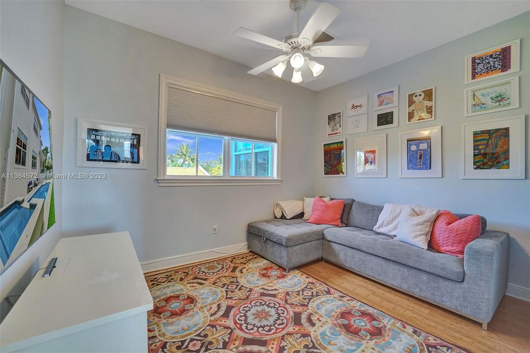 Recently Sold: $4,495,000 (7 beds, 6 baths, 3991 Square Feet)