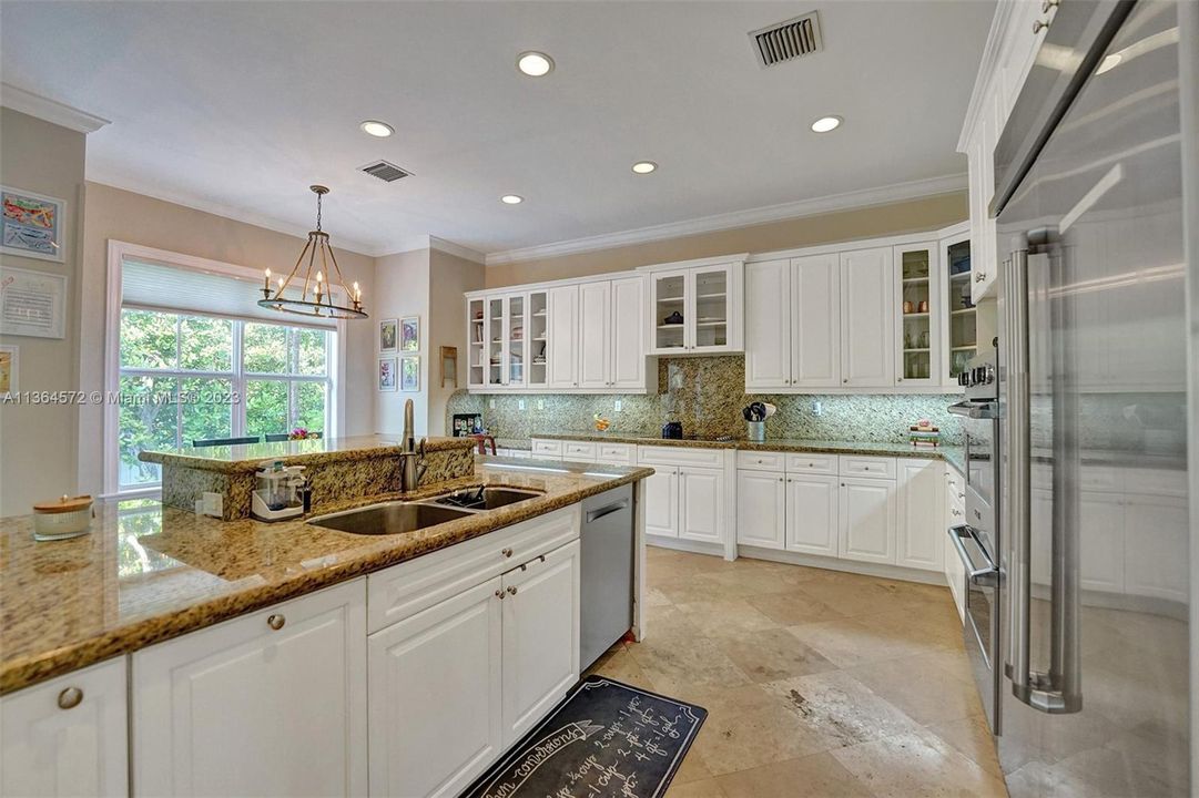 Recently Sold: $4,495,000 (7 beds, 6 baths, 3991 Square Feet)