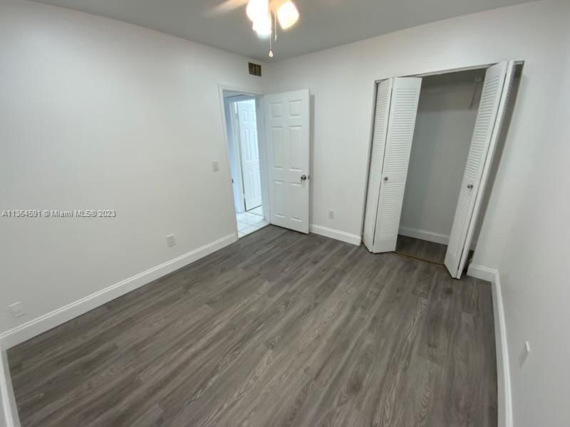 Recently Sold: $255,000 (2 beds, 2 baths, 912 Square Feet)
