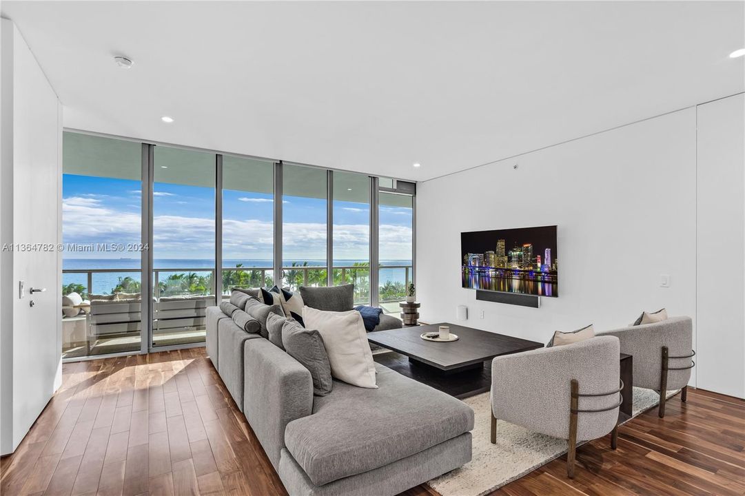 Active With Contract: $7,200,000 (4 beds, 4 baths, 2840 Square Feet)