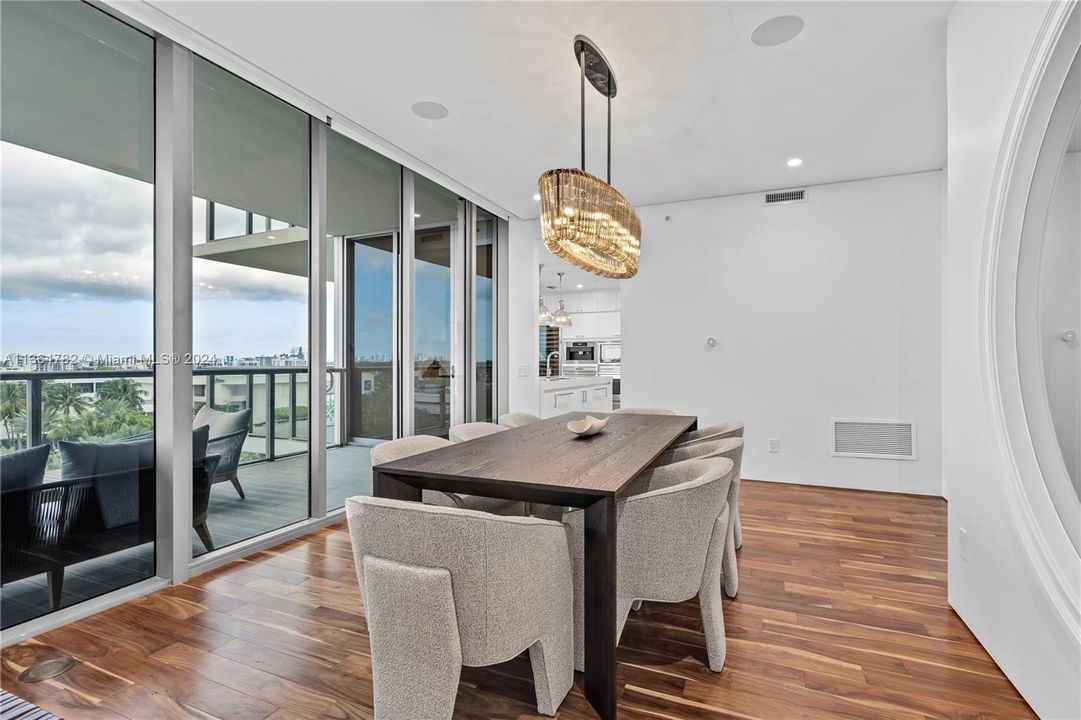 Active With Contract: $7,200,000 (4 beds, 4 baths, 2840 Square Feet)