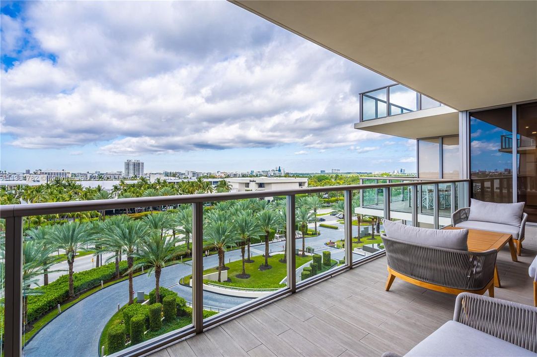 Active With Contract: $7,200,000 (4 beds, 4 baths, 2840 Square Feet)