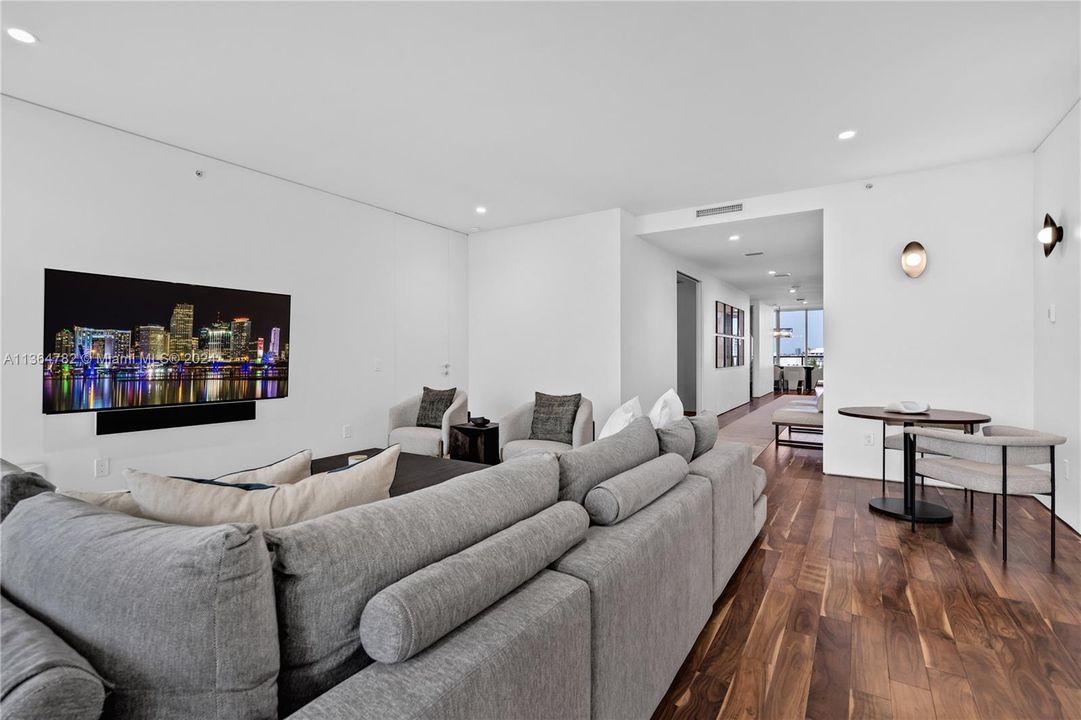 Active With Contract: $7,200,000 (4 beds, 4 baths, 2840 Square Feet)