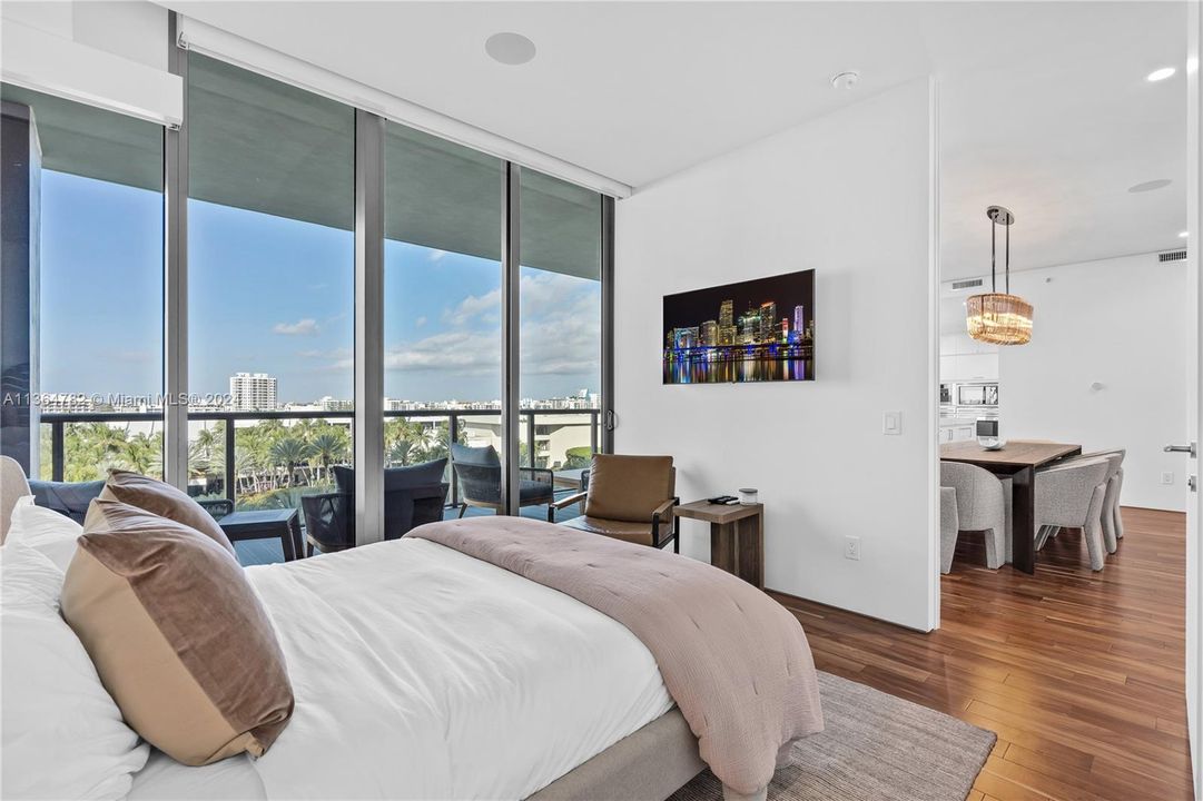 Active With Contract: $7,200,000 (4 beds, 4 baths, 2840 Square Feet)