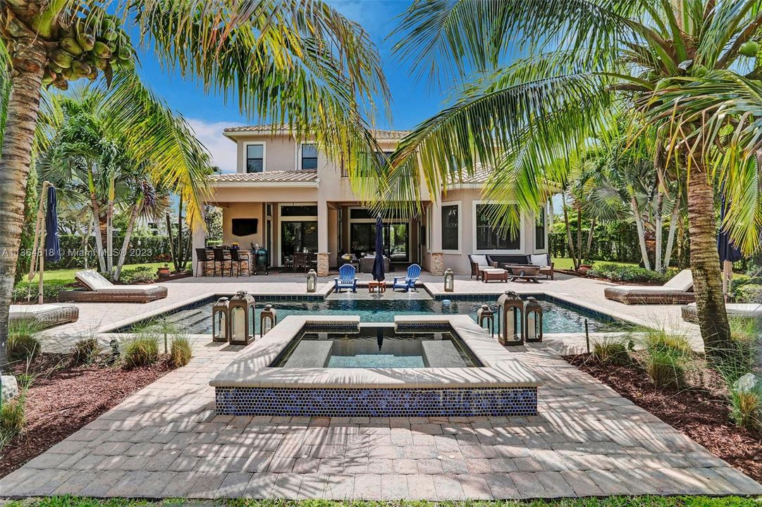 Recently Sold: $2,500,000 (5 beds, 4 baths, 4640 Square Feet)