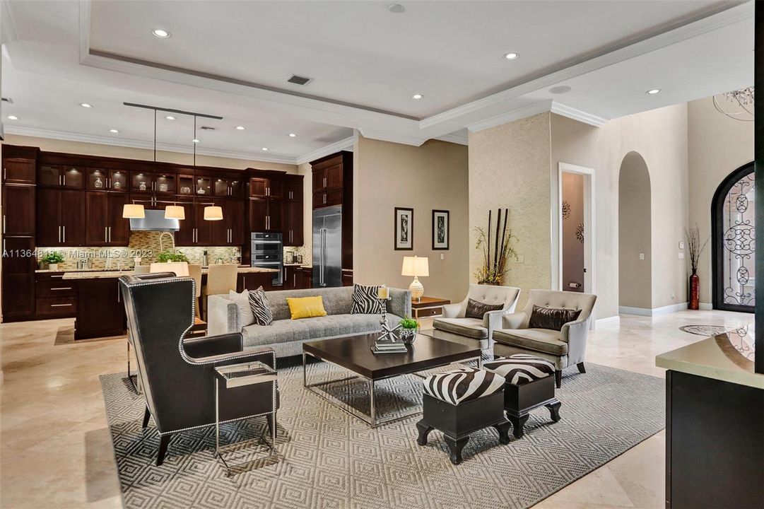 Recently Sold: $2,500,000 (5 beds, 4 baths, 4640 Square Feet)