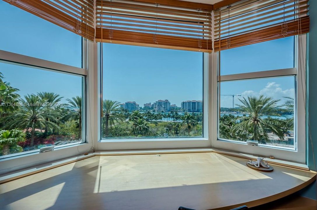 Recently Sold: $1,790,000 (2 beds, 2 baths, 1780 Square Feet)