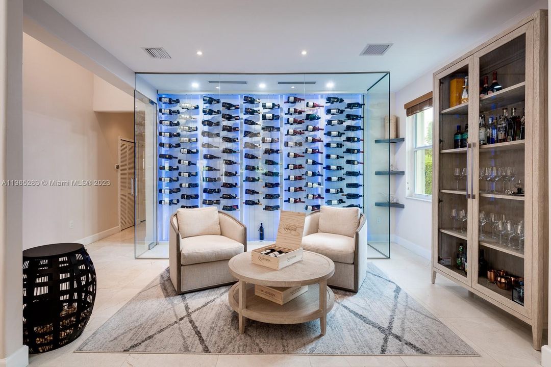 Vendido Recientemente: $1,350,000 (4 camas, 3 baños, 2889 Pies cuadrados)