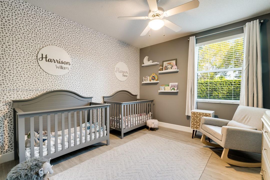 Vendido Recientemente: $1,350,000 (4 camas, 3 baños, 2889 Pies cuadrados)